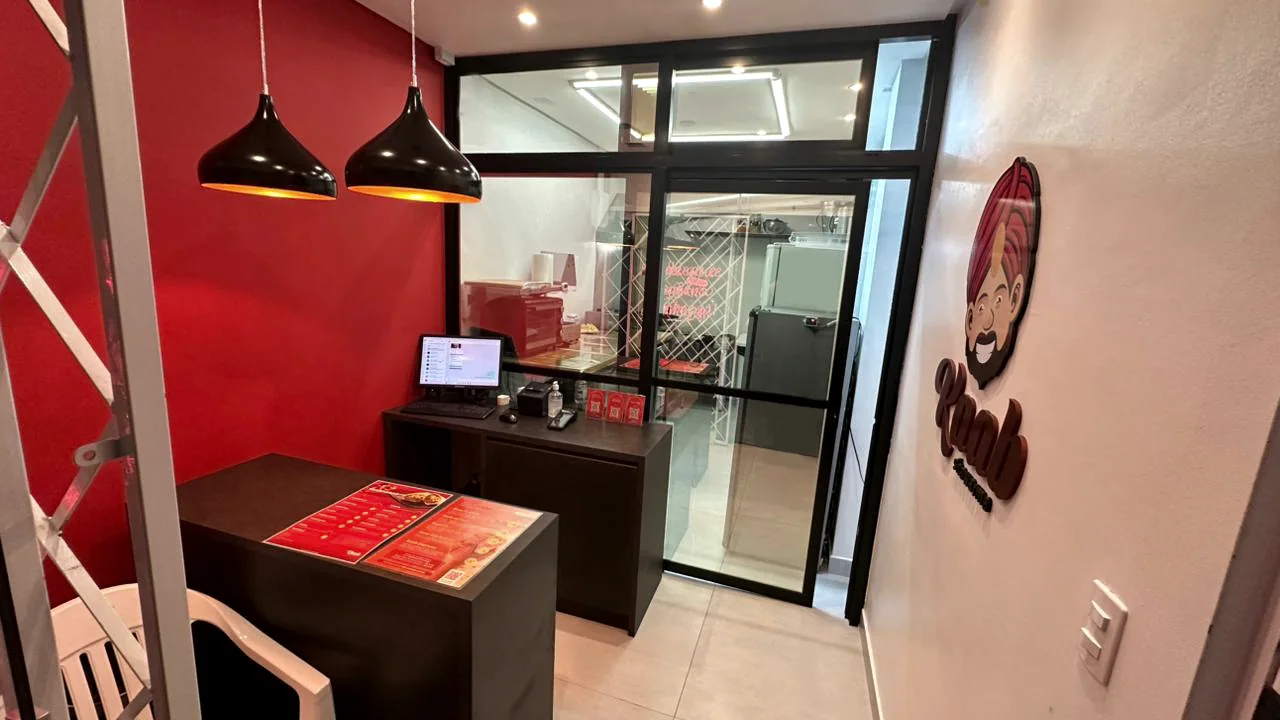 Interior atual do Kaab Shawarma